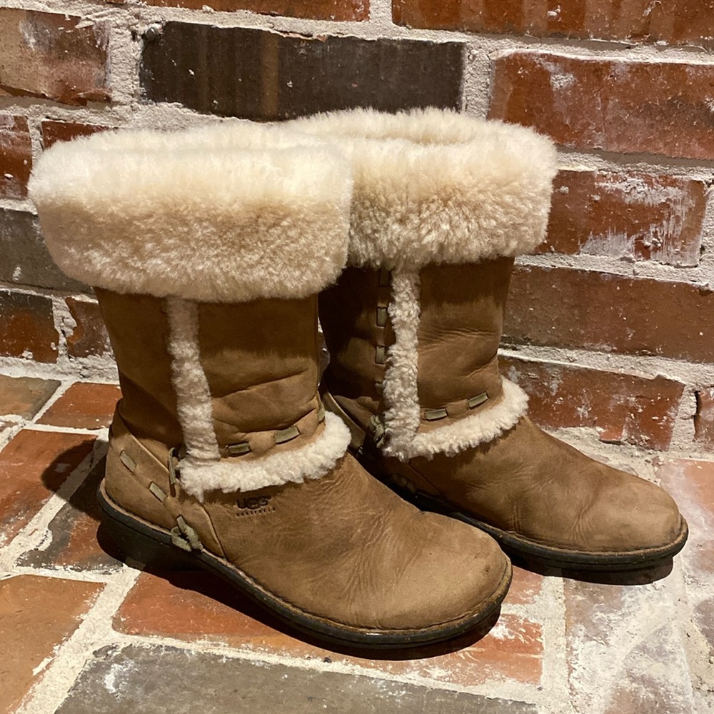 UGG Elijo Boots S/N 5137 Women’s Size 7